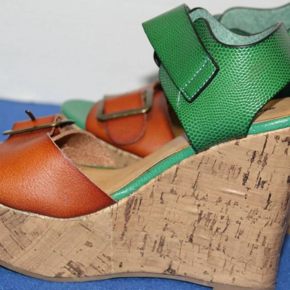 MOSSIMO SUPPLY CO. Green/Tan Buckle Straps Cork Platform Wedge Heels Size 6 B - Picture 9 of 9